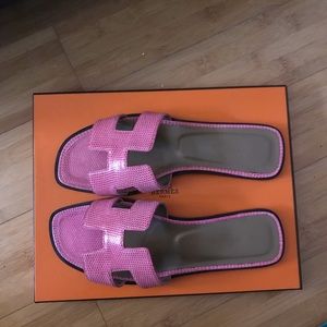 Hermès Oran Sandals in Fuschia Pink Lizard